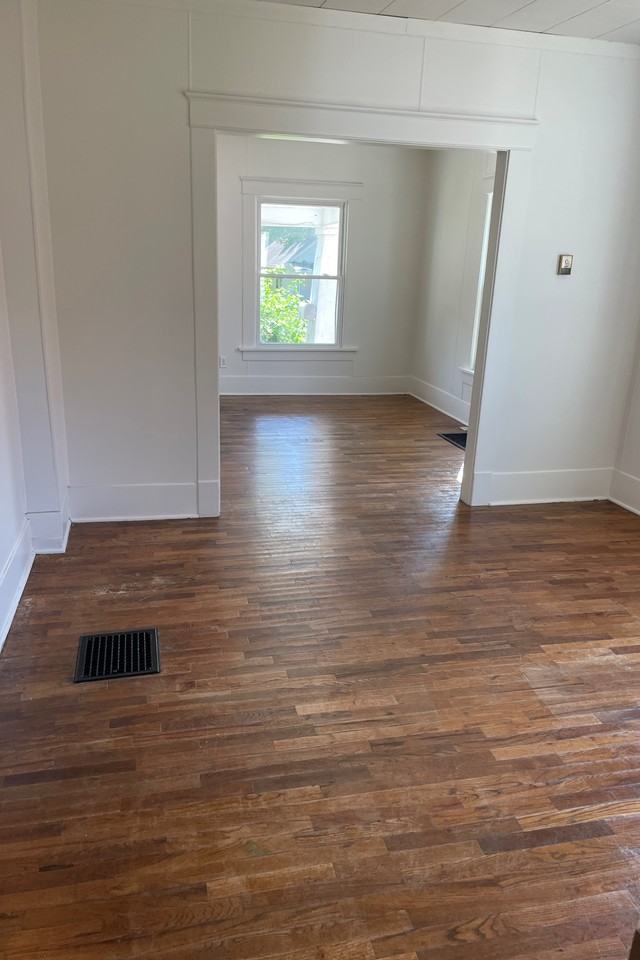 1041 Sw Plass Ave - Photo 3 of 16