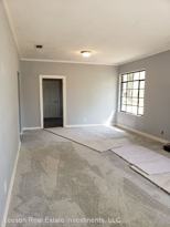 4022 Independence Ave  