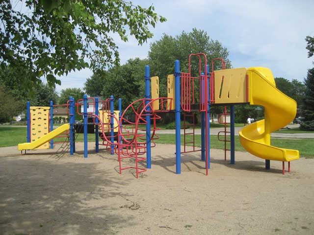 Brookview Apartments 1550 N Cumberland Rd, Indianapolis, IN 46229