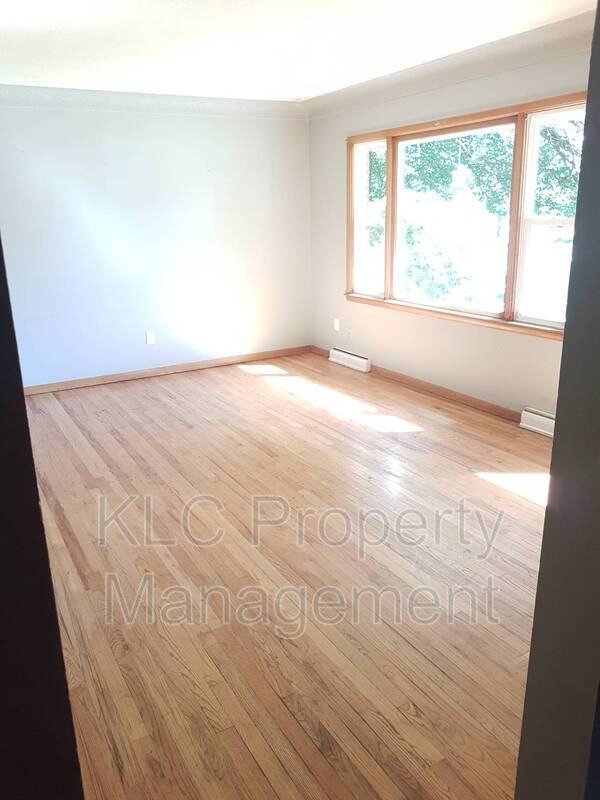 3404 47th St - Photo 2 of 9