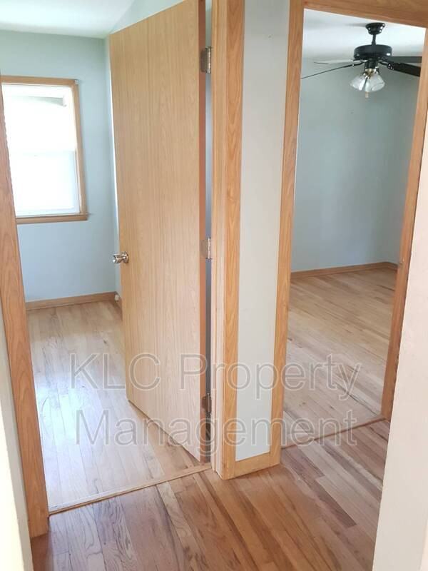 3404 47th St - Photo 3 of 9