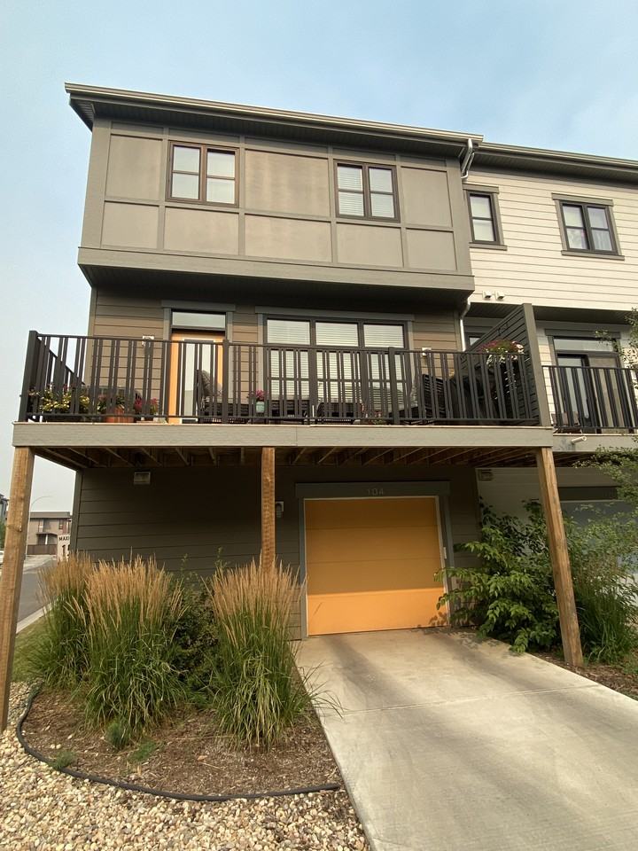 104 Walden Drive Southeast - Photo 2 of 25