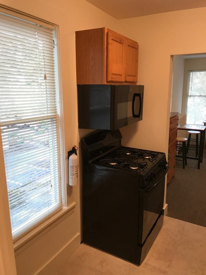 117 Dewitt Pl #2 - Photo 5 of 12