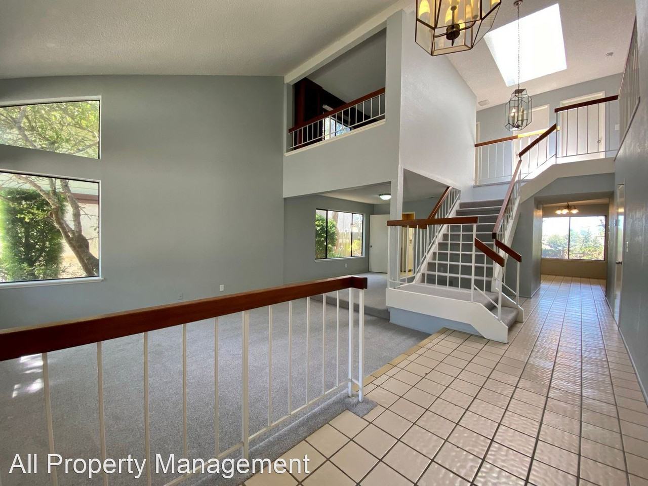 2025 Sea Cliff Way - Photo 2 of 50