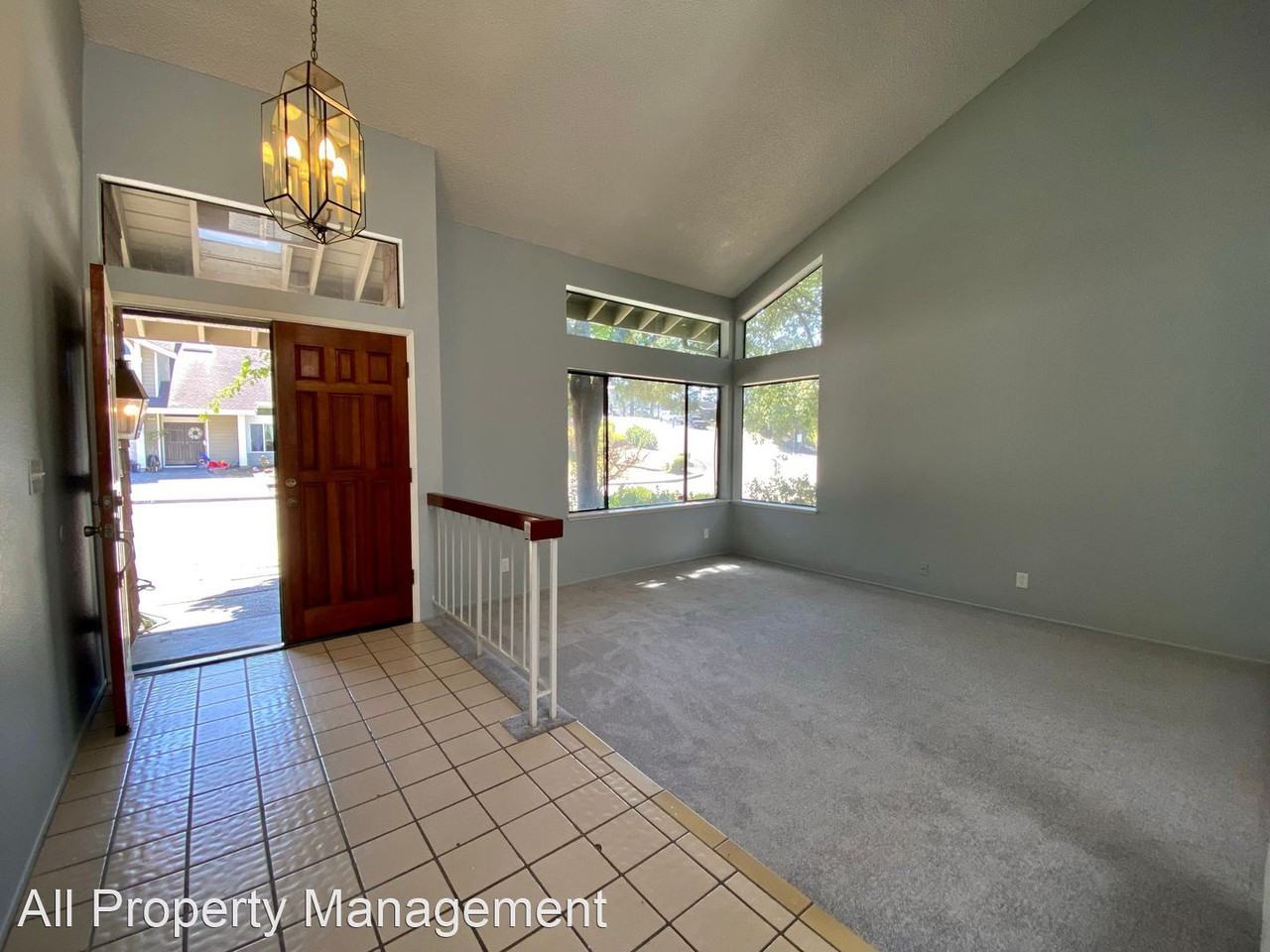 2025 Sea Cliff Way - Photo 3 of 50