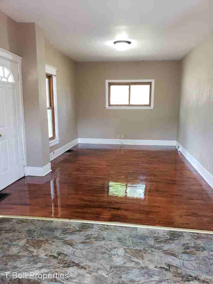 306 Parham St - Photo 3 of 26