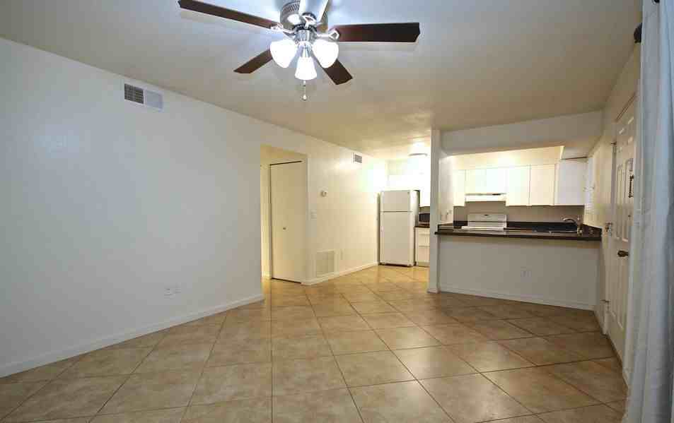 1014 E Spence Ave #108