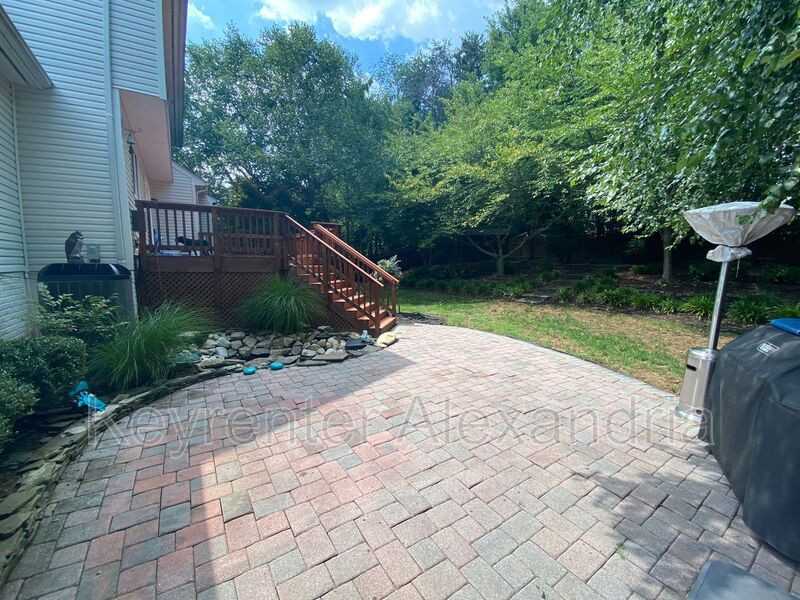 20 Boulder Dr - Photo 3 of 50