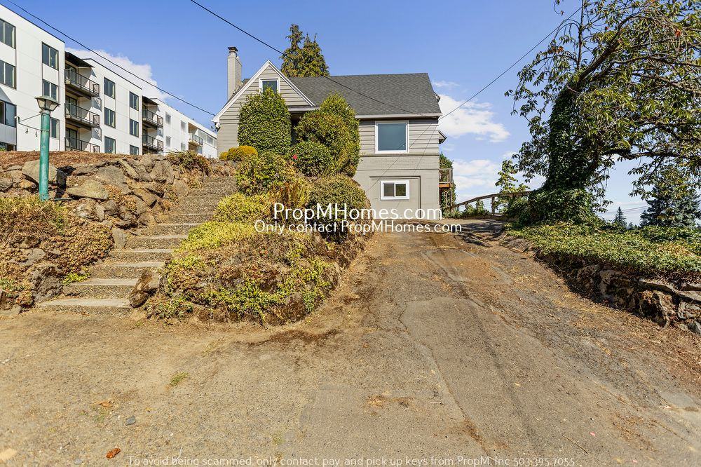 3224 Sw 12th Ave - Photo 2 of 47