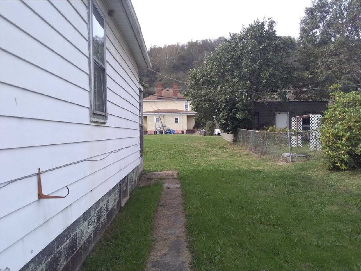 315 Walden Ave - Photo 2 of 14