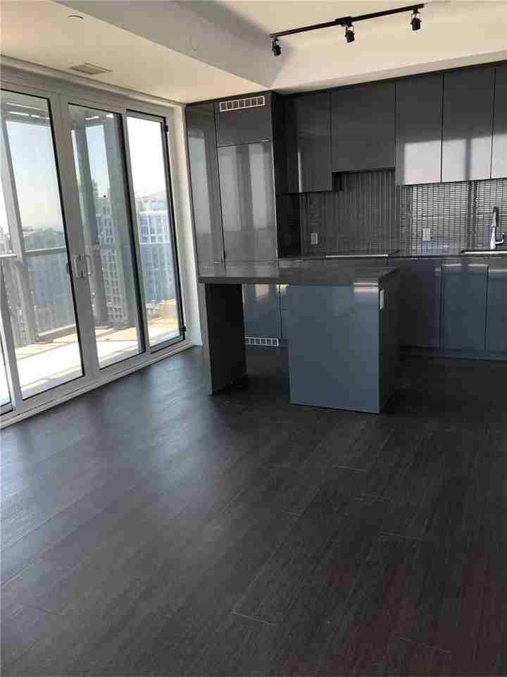 7 Grenville Street #5010