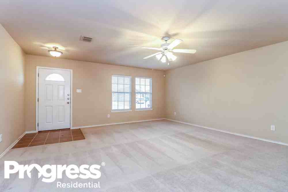 1208 Gayle St - Photo 2 of 21
