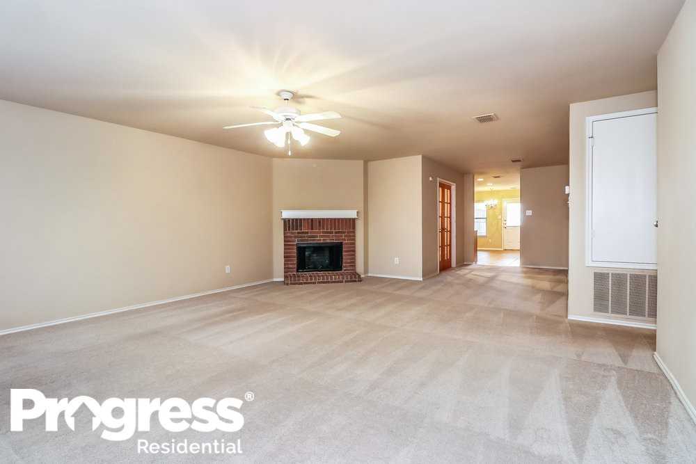 1208 Gayle St - Photo 3 of 21