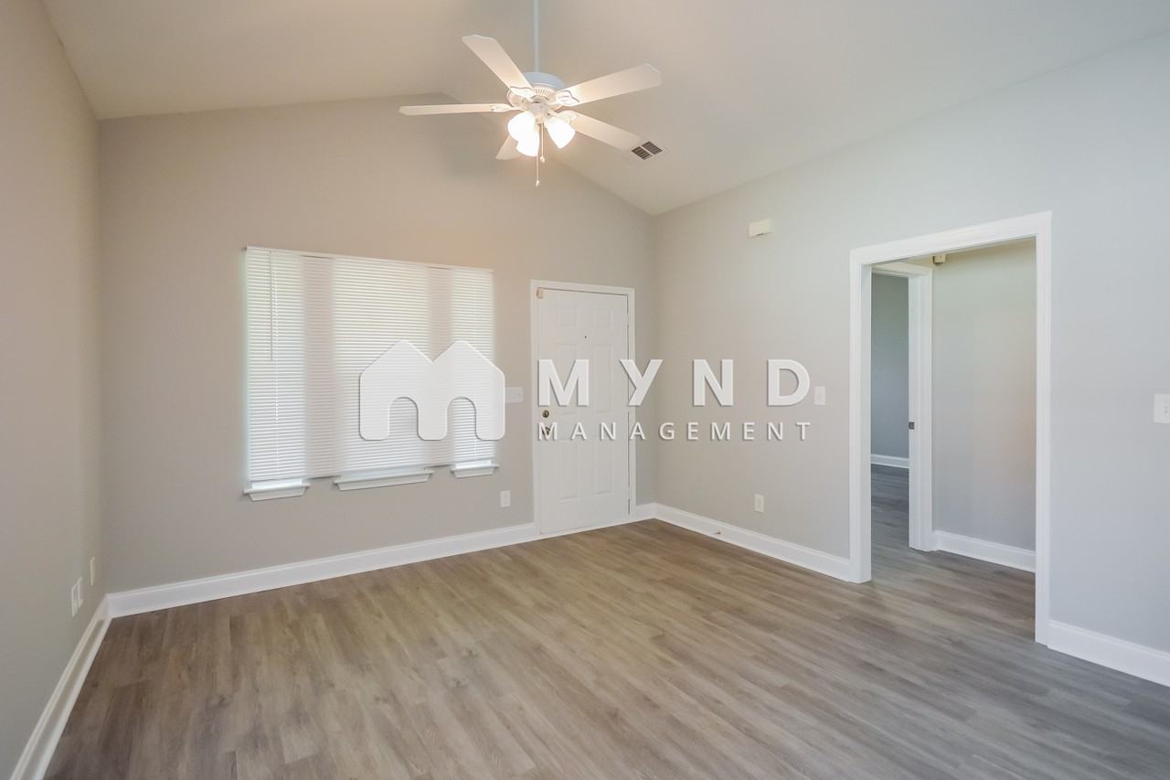 3706 Adamsville Dr Sw - Photo 2 of 15