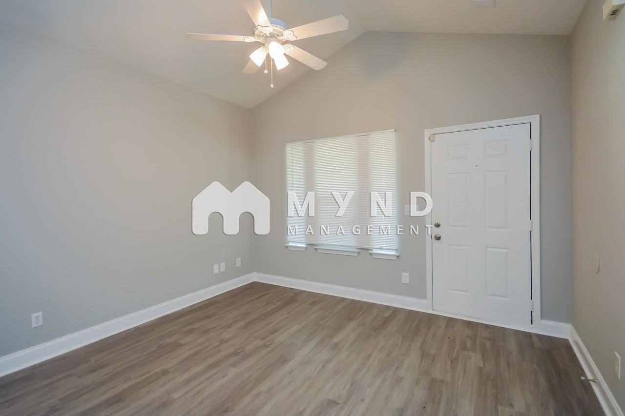 3706 Adamsville Dr Sw - Photo 3 of 15