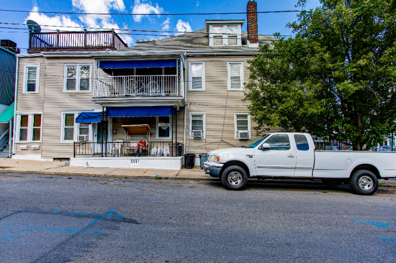 203 S 15th St - Photo 2 of 15