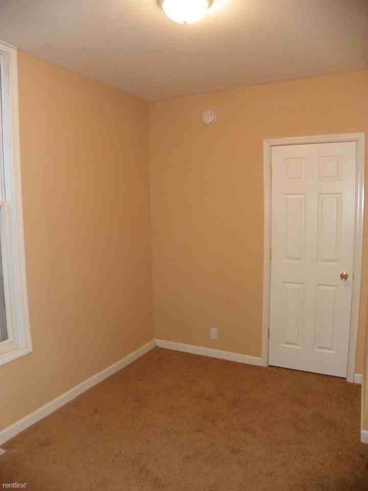 1125 Margaret St - Photo 3 of 9