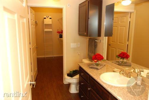 3801 Center St - Photo 3 of 5