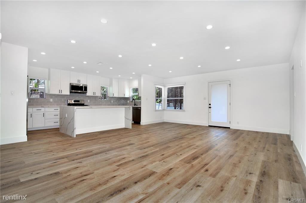 6363 Darby Ave - Photo 2 of 10