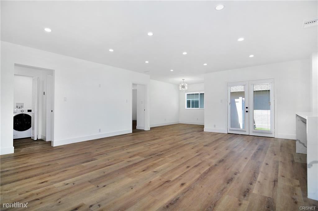 6363 Darby Ave - Photo 3 of 10