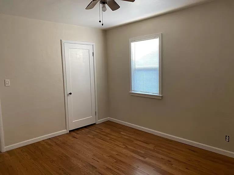 319 10th St - Photo 2 of 11