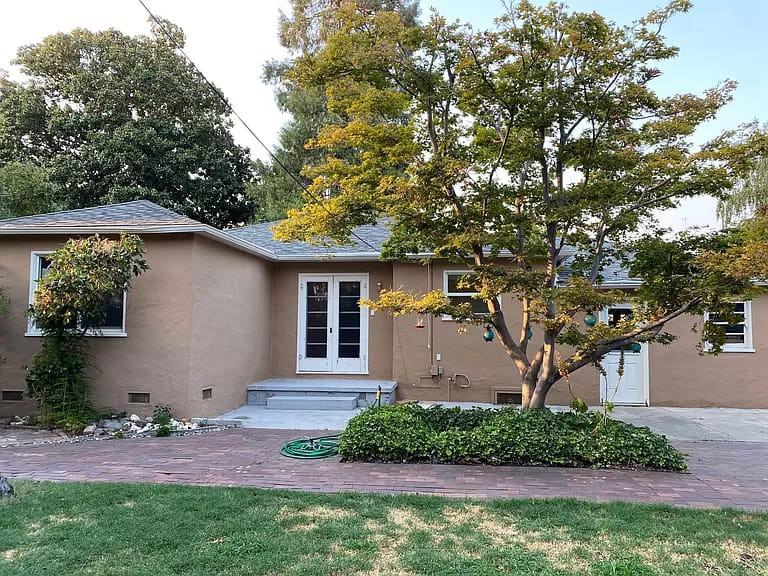 319 10th St - Photo 3 of 11