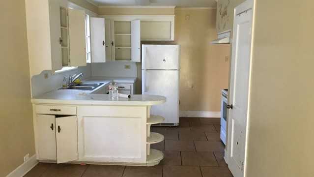 2000 University Ave - Photo 2 of 6