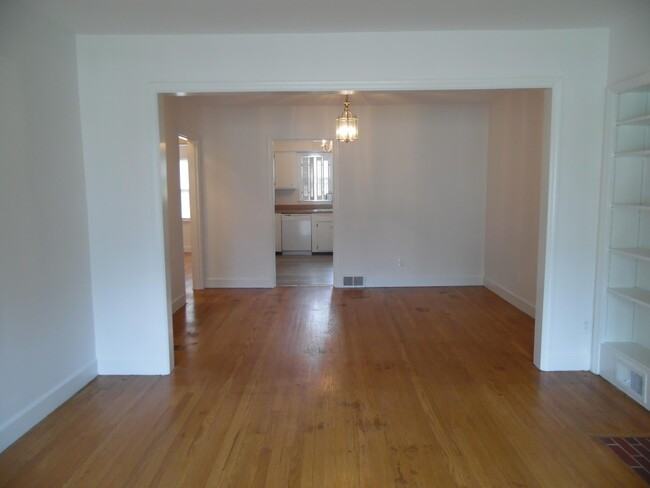 1909 Fontaine Rd - Photo 3 of 10