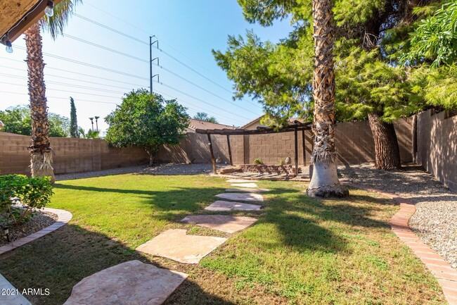 3212 E Oraibi Dr - Photo 3 of 20