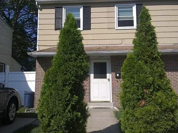 107 Grove St - Photo 2 of 10