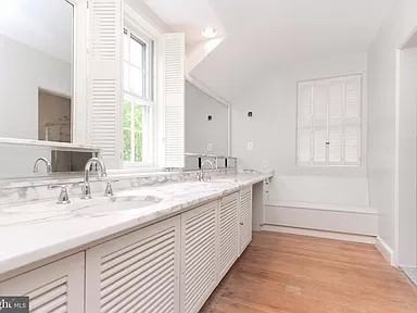 10 W Lake Ave - Photo 2 of 35