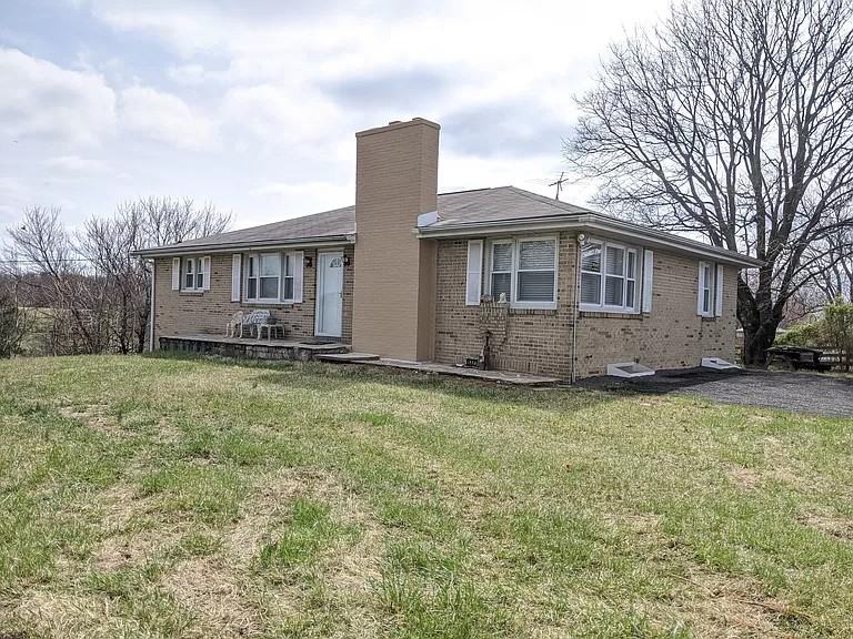 15323 Liberty Rd - Photo 2 of 17