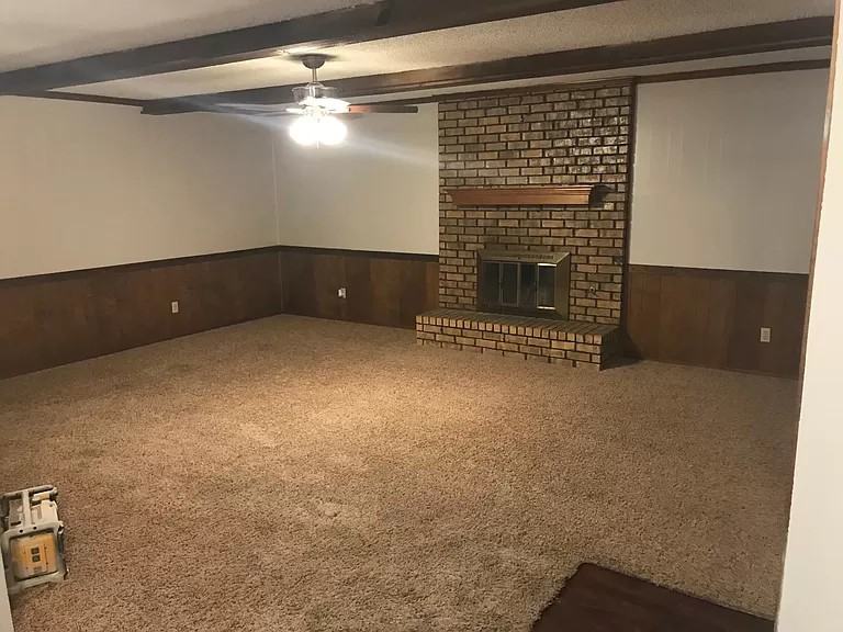 329 Walnut St - Photo 2 of 9