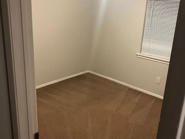 329 Walnut St - Photo 3 of 9