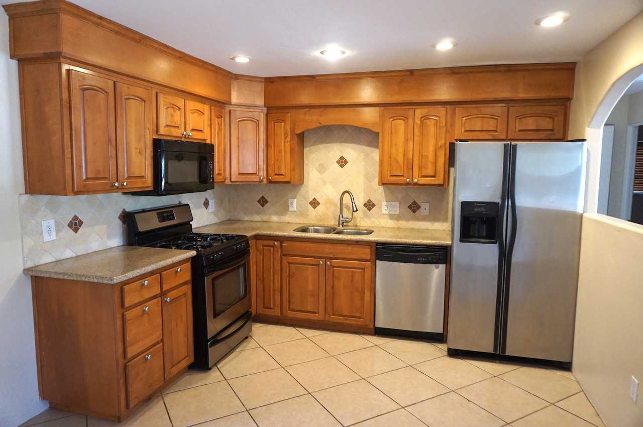 2909 N Flanwill Blvd - Photo 2 of 21