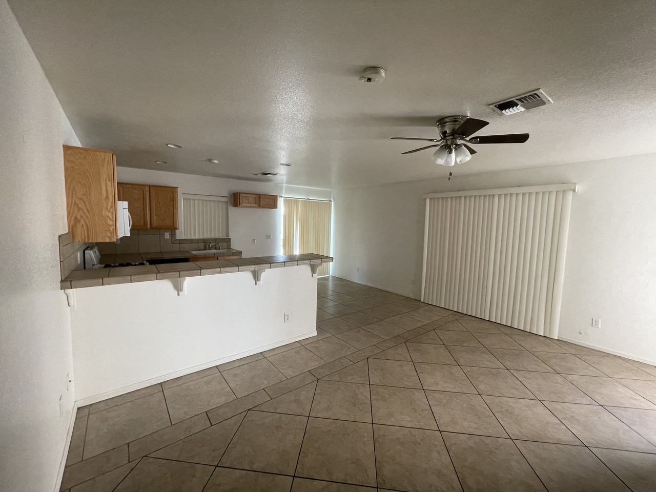 404 Anna Cir - Photo 2 of 10