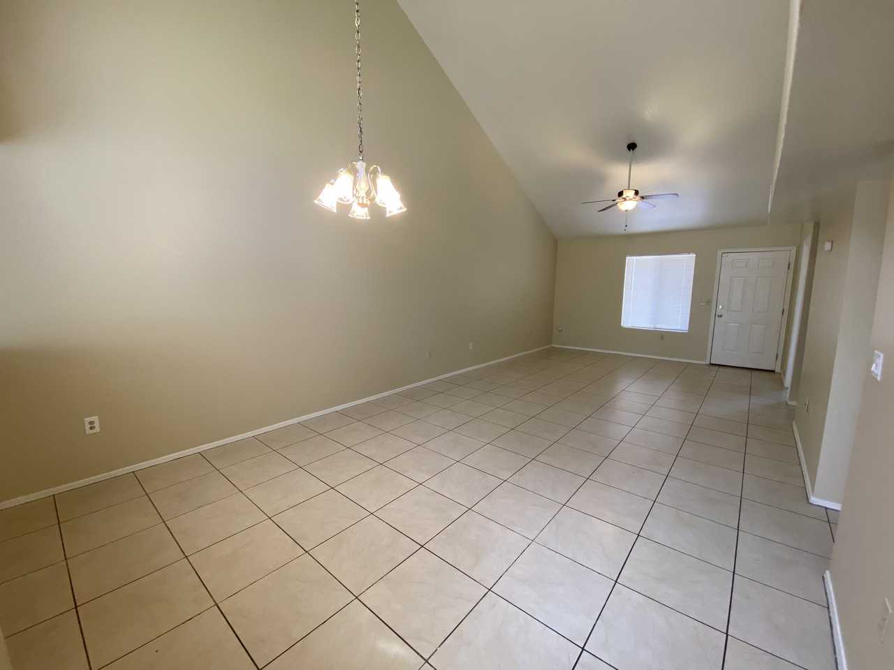 2763 N Centre Court Dr - Photo 3 of 10