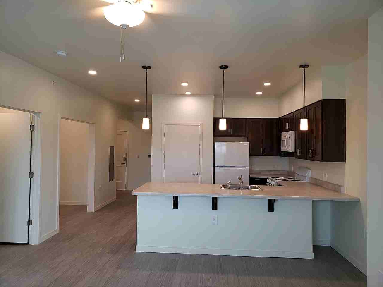 501 Interstate Dr - Photo 2 of 10