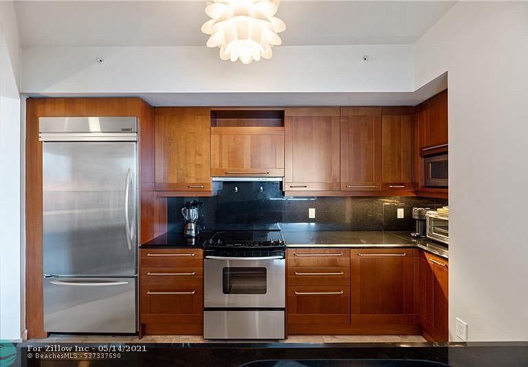 333 SE Second Ave #2508 - Photo 3 of 21