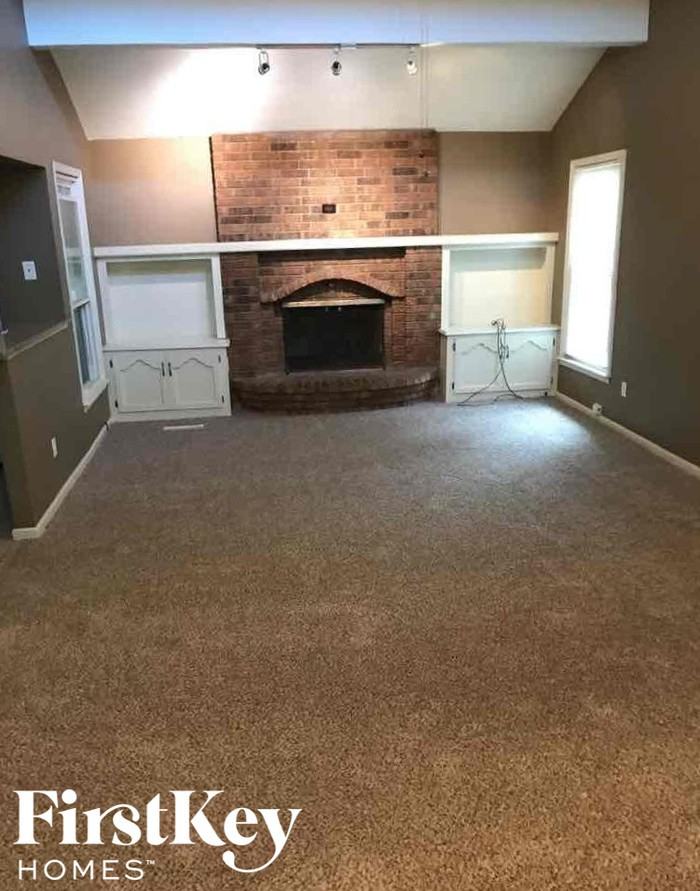 1925 Sw 4th St - Photo 2 of 10