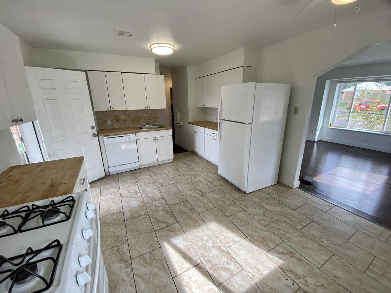 2627 E Martin Luther King Blvd - Photo 3 of 12