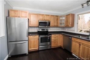 10305 94 St #1 - Photo 3 of 20