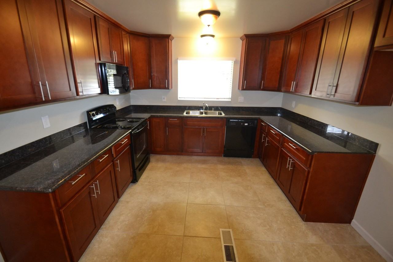 910 California St - Photo 2 of 11