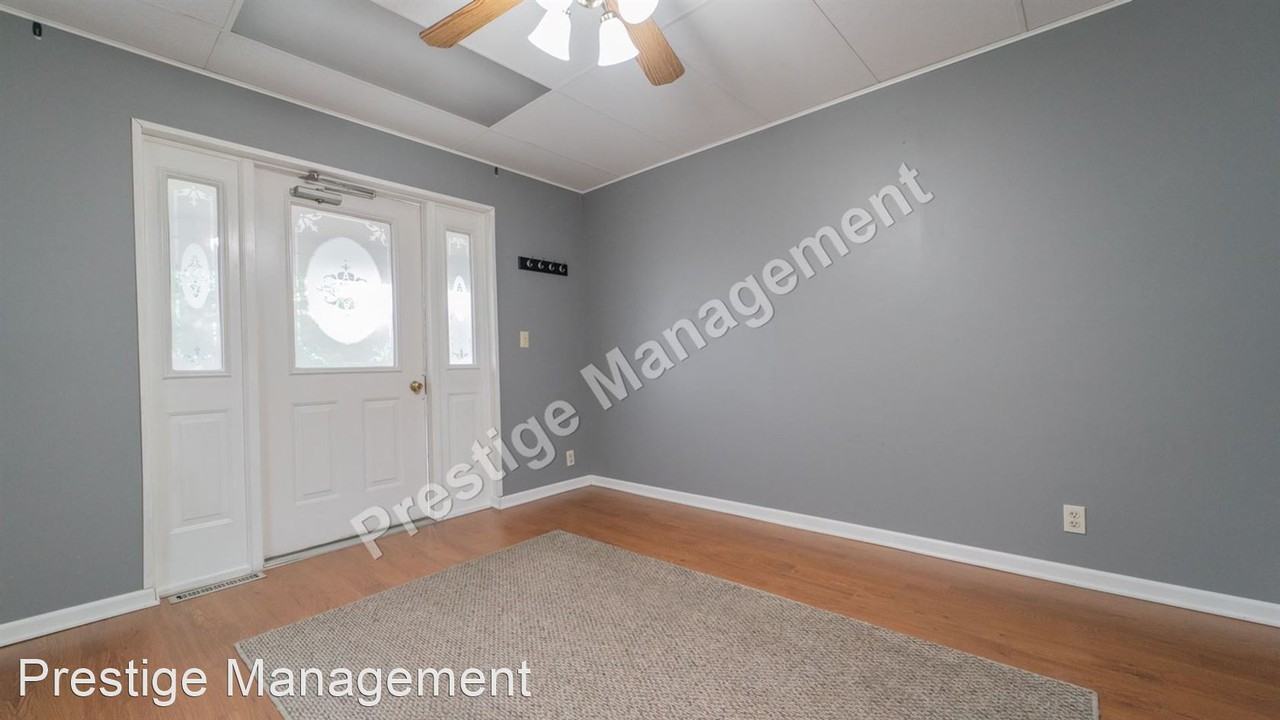 703 N Main St - Photo 2 of 20