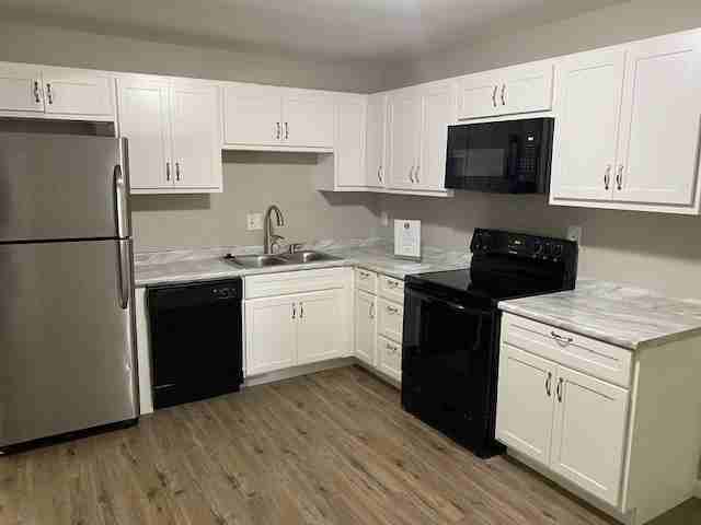 413 S Pam Ave - Photo 3 of 11