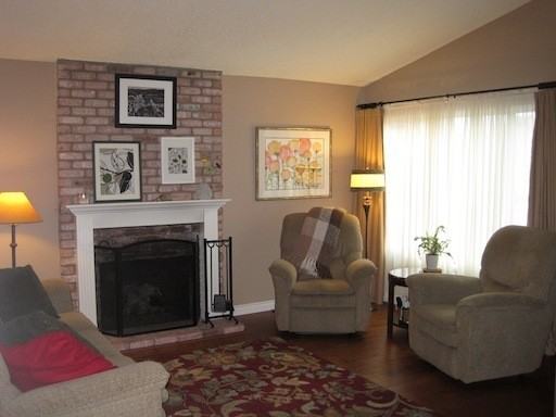 1137 Hillside Dr - Photo 2 of 9