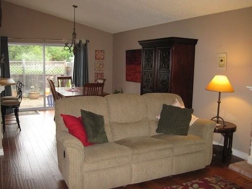 1137 Hillside Dr - Photo 3 of 9