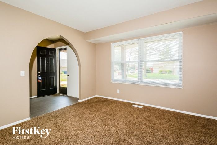 15672 Karsten Dr - Photo 2 of 9