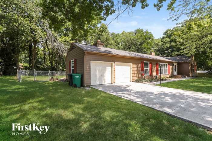 1500 E Pearl St - Photo 2 of 10