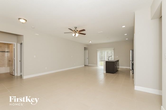 314 Thomasdale Ave - Photo 3 of 15